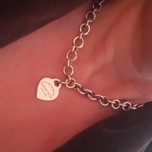 Authentic Tiffany necklace new with receipt - Picture 2 of 3